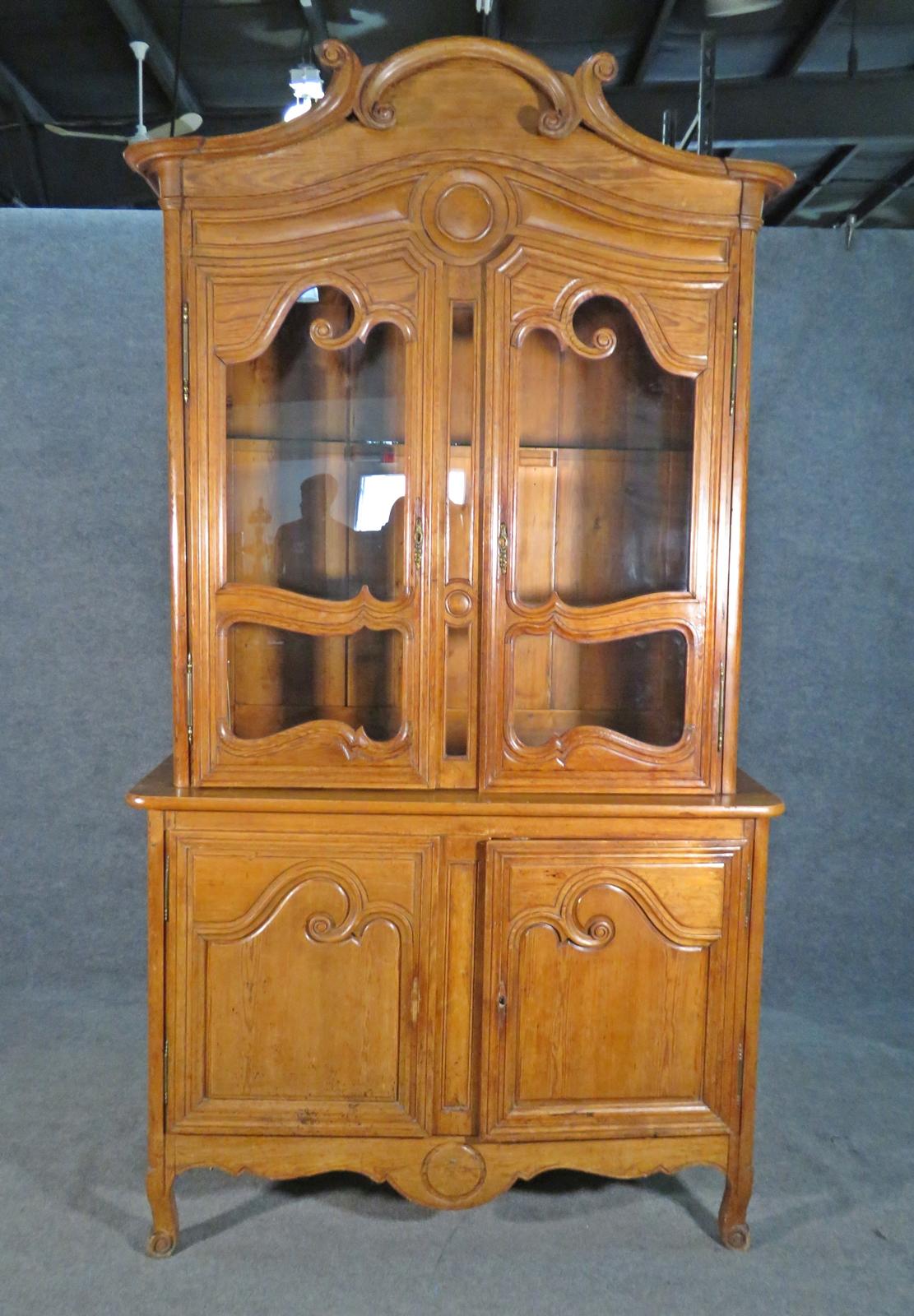 Antique French Carved Walnut Louis XV Lighted China Cabinet Vitrine, Circa 1890s