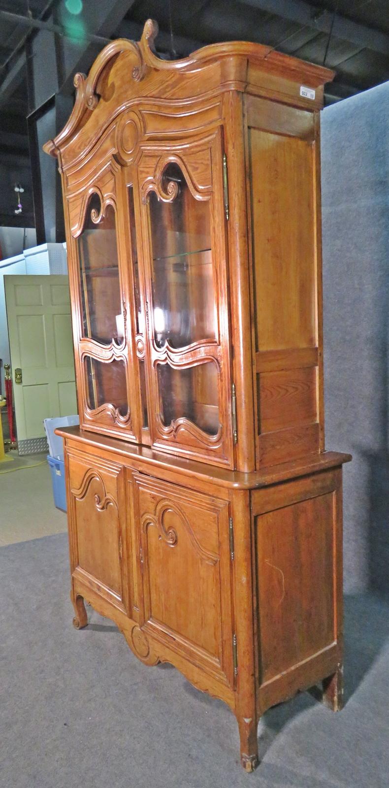 Antique French Carved Walnut Louis XV Lighted China Cabinet Vitrine, Circa 1890s