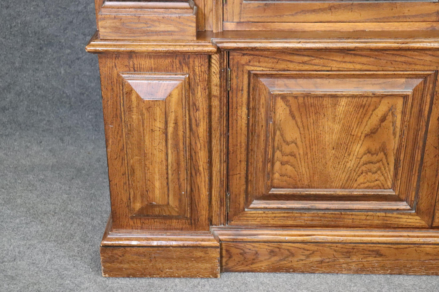 Grand Georgian Style Solid Oak Baker China Cabinet Bookcase Breakfront