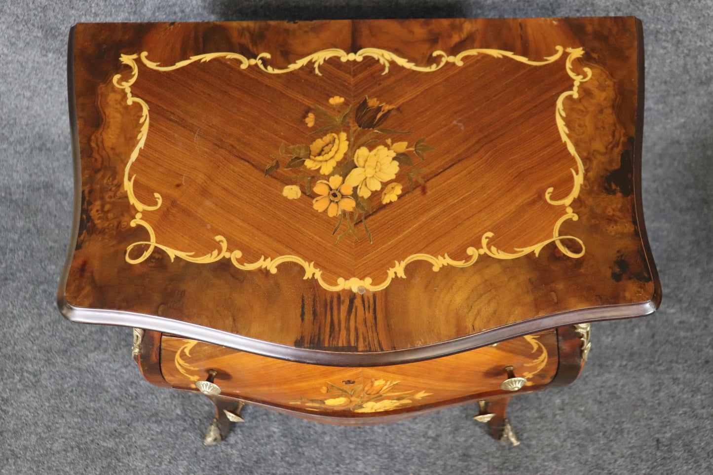 Pair of Inlaid Italian Bombe Night Stands Commodes Circa 1940