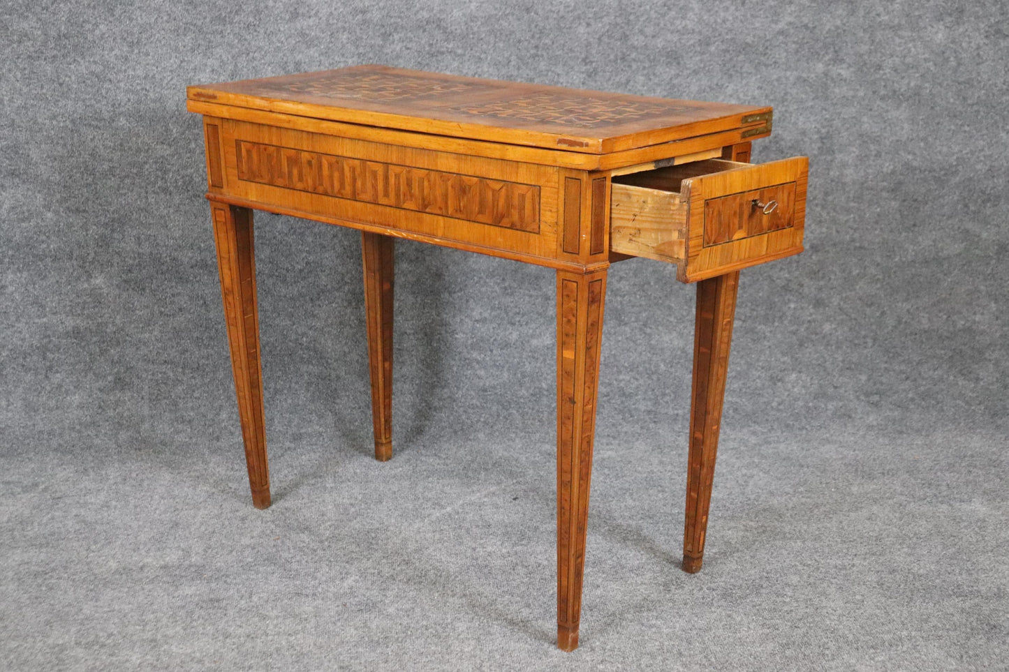 Rare Italian Inlaid 18th Century Olivewood and Rosewood Games Table Circa 1780