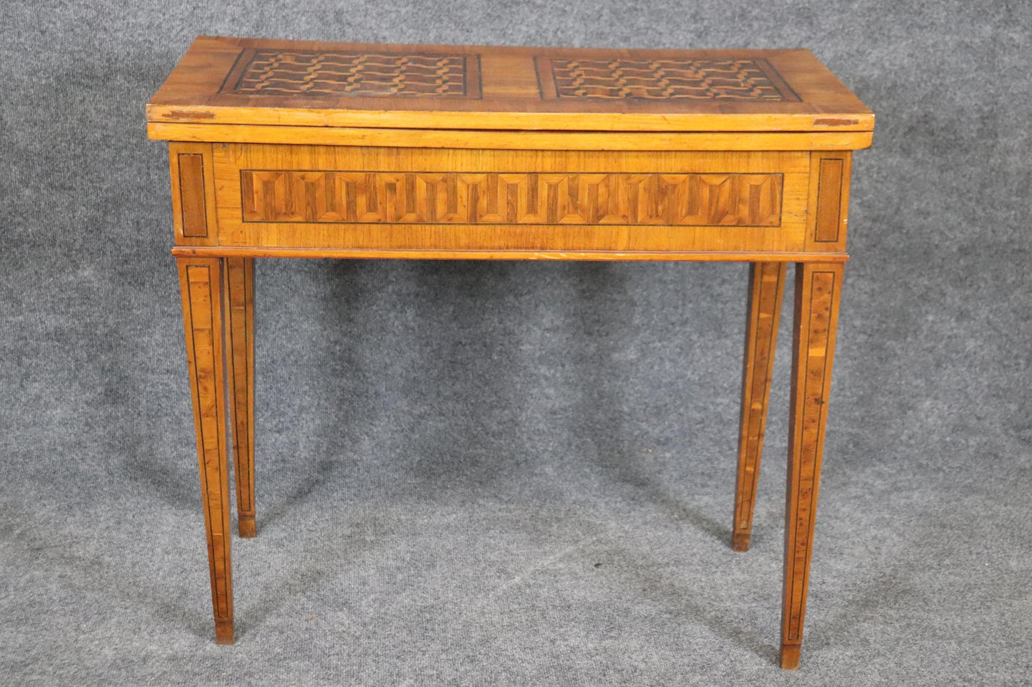 Rare Italian Inlaid 18th Century Olivewood and Rosewood Games Table Circa 1780