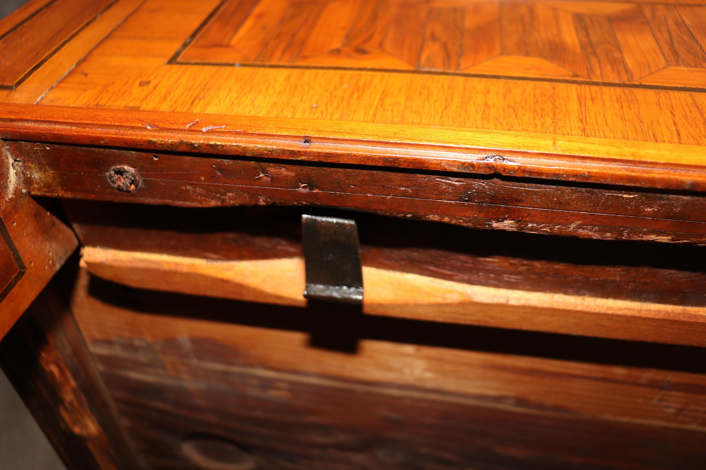 Rare Italian Inlaid 18th Century Olivewood and Rosewood Games Table Circa 1780