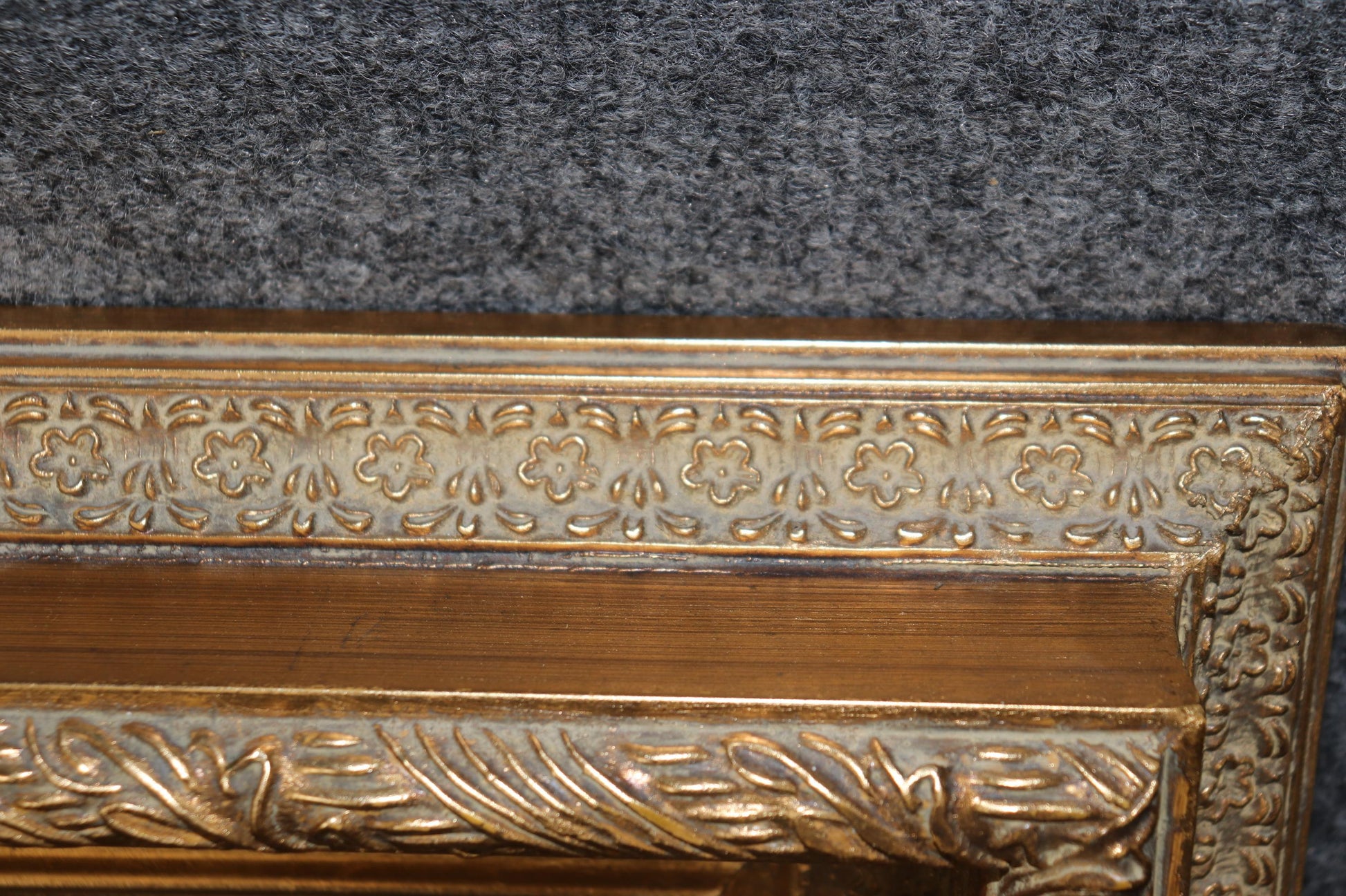 Fine Quality Carved Late Victorian Era Gilded Beveled Oval in Rectangle Mirror