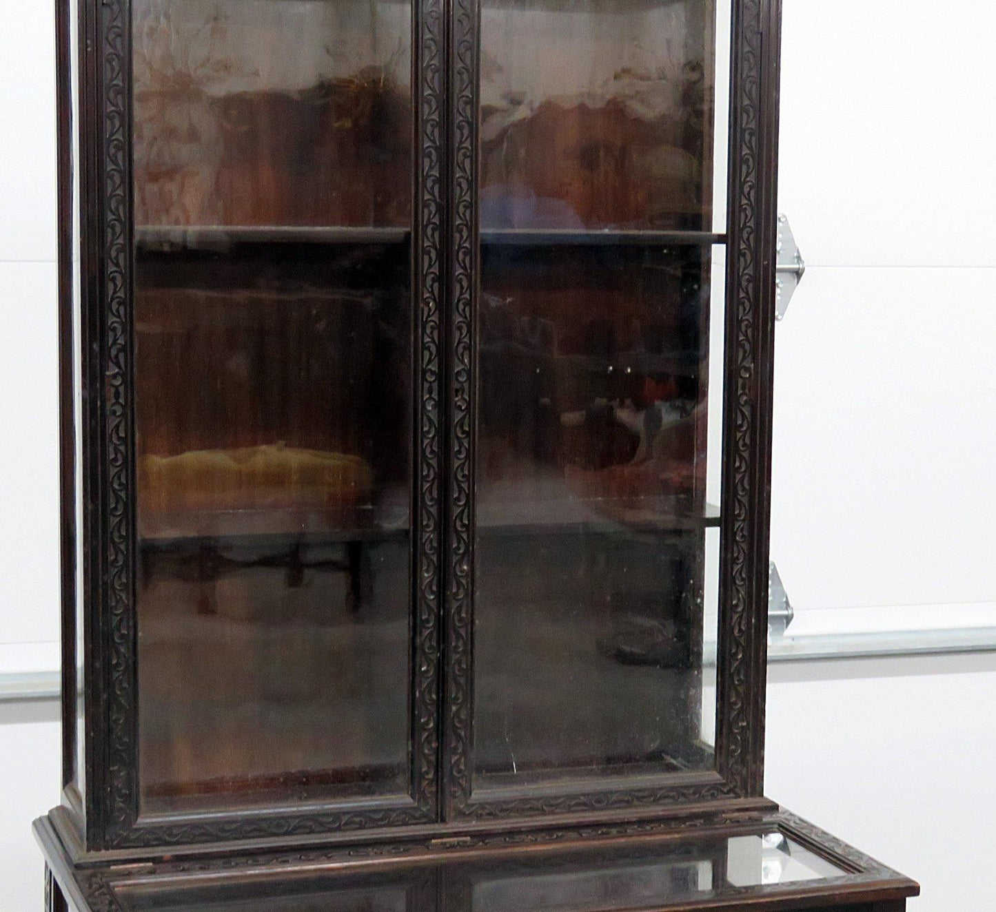 English Mahogany Collectors or Jewelry Display Cabinet C1890s