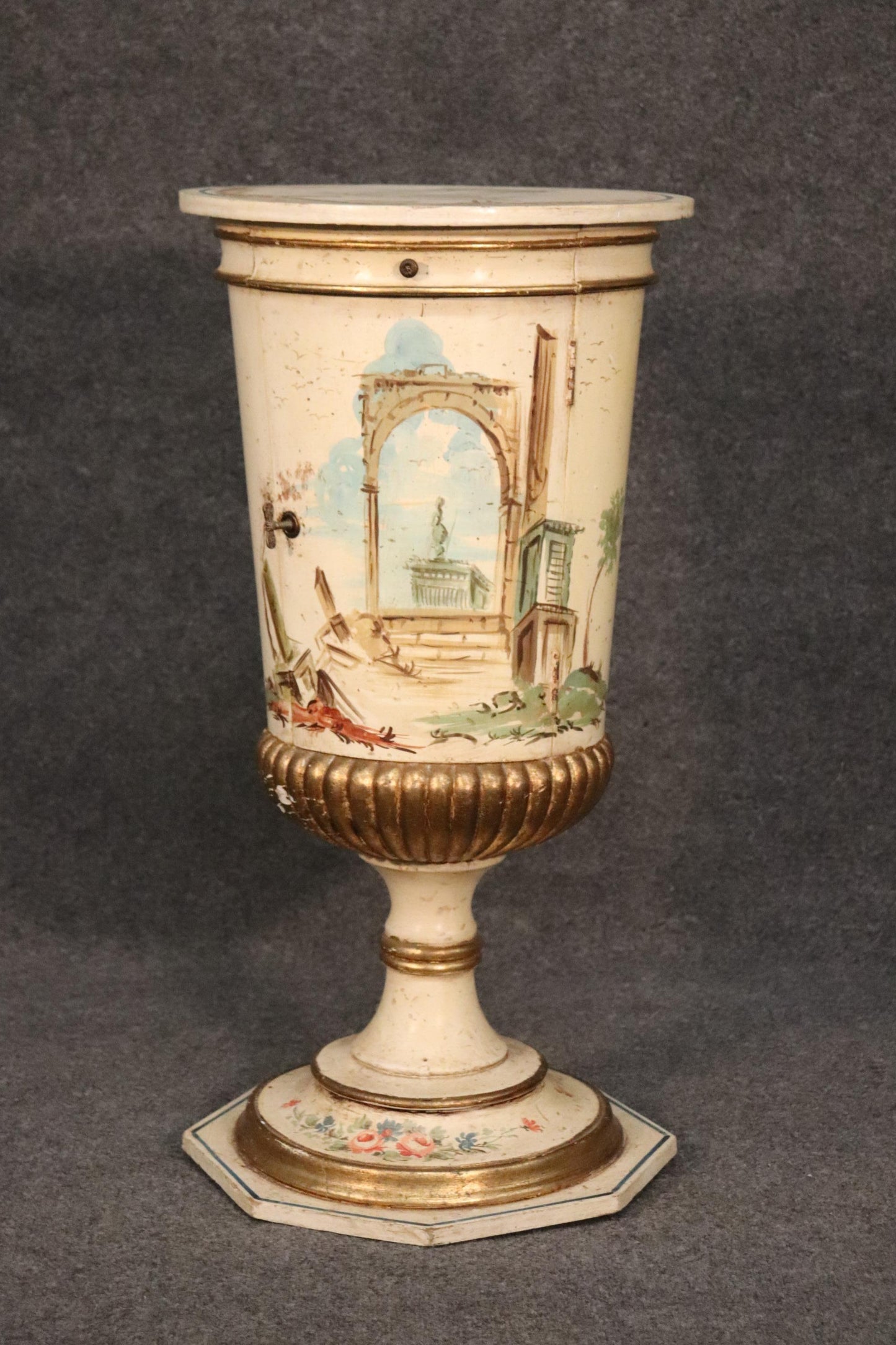 Beautiful Hand-Painted Venetian Italian Urn Form Pedestal, circa 1940s