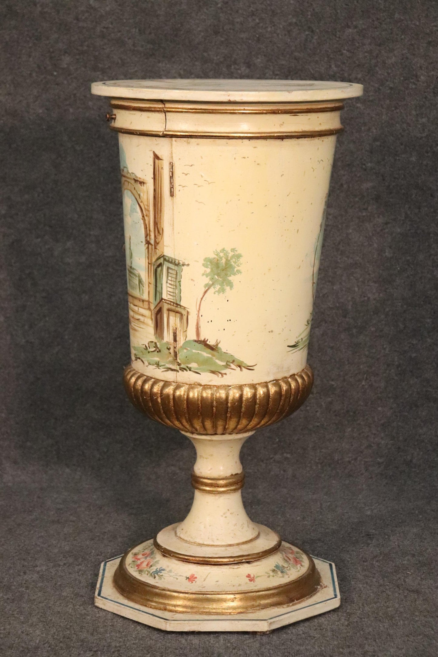 Beautiful Hand-Painted Venetian Italian Urn Form Pedestal, circa 1940s