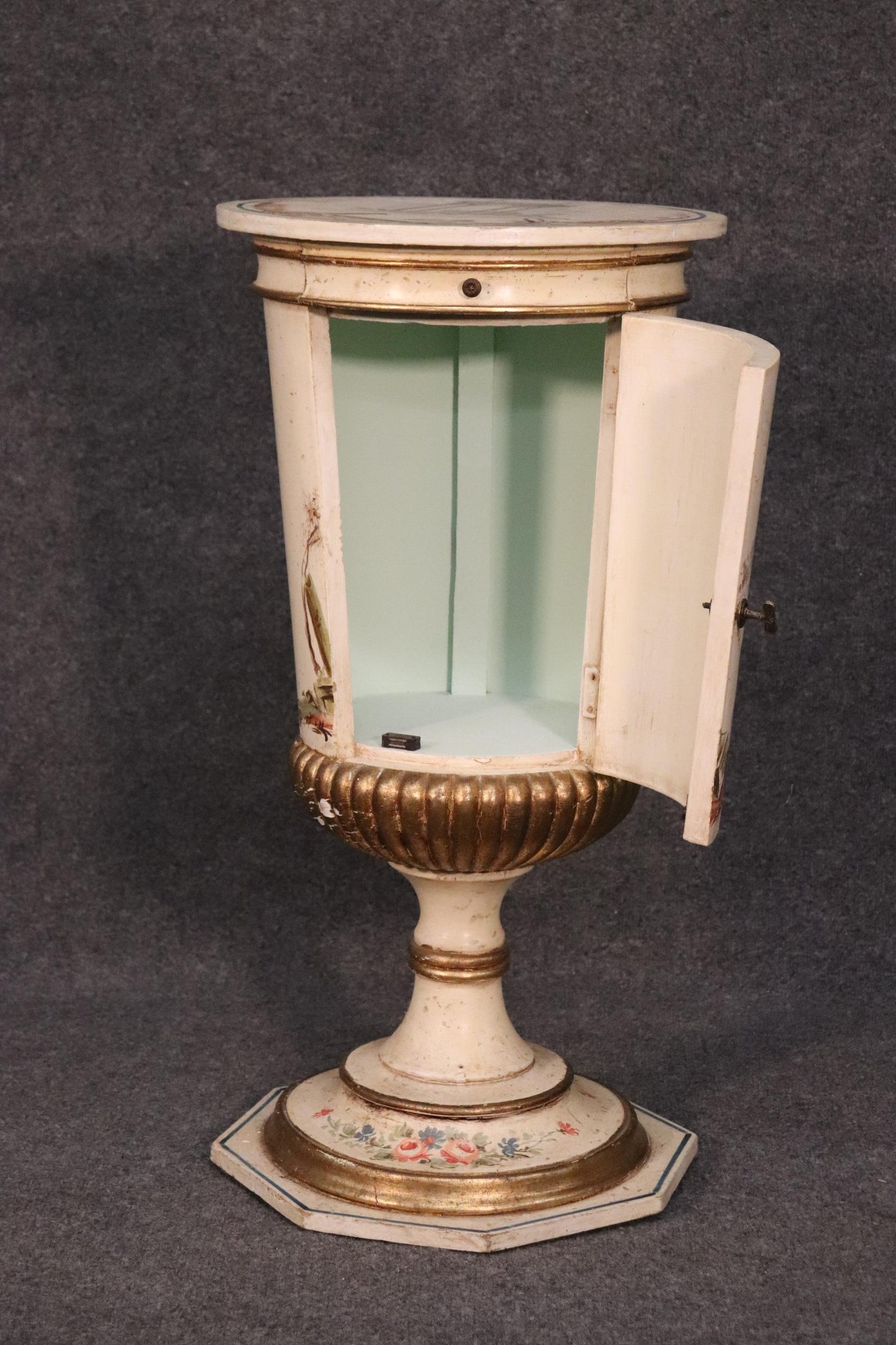 Beautiful Hand-Painted Venetian Italian Urn Form Pedestal, circa 1940s