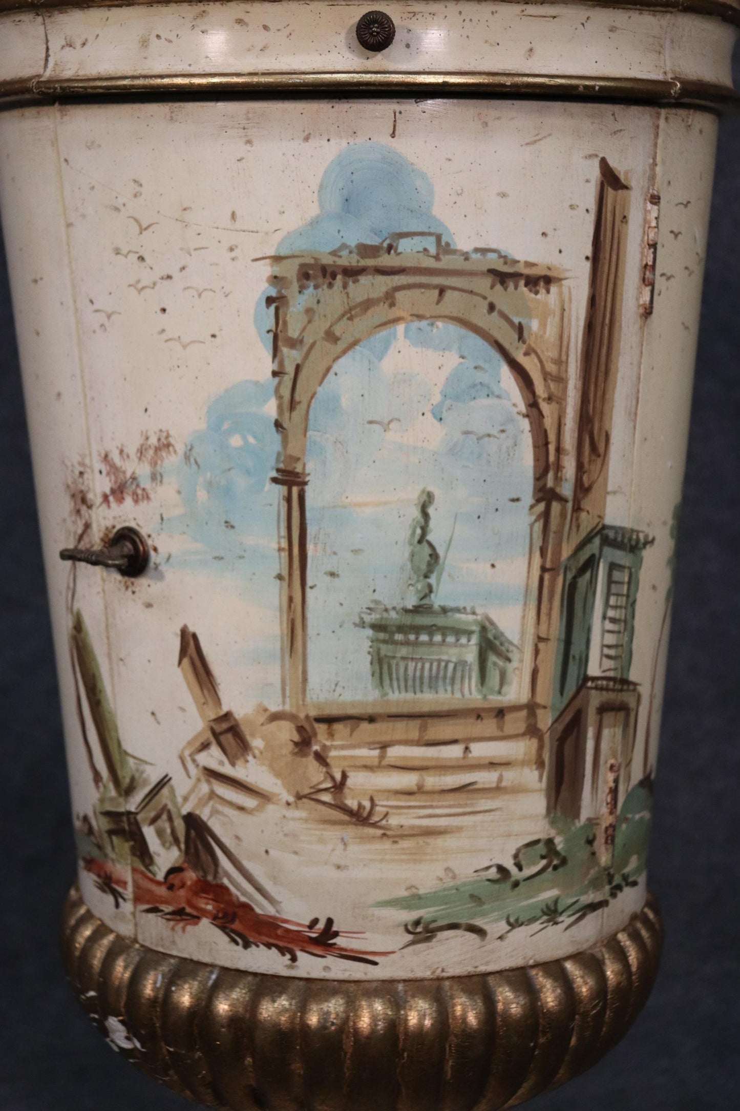 Beautiful Hand-Painted Venetian Italian Urn Form Pedestal, circa 1940s