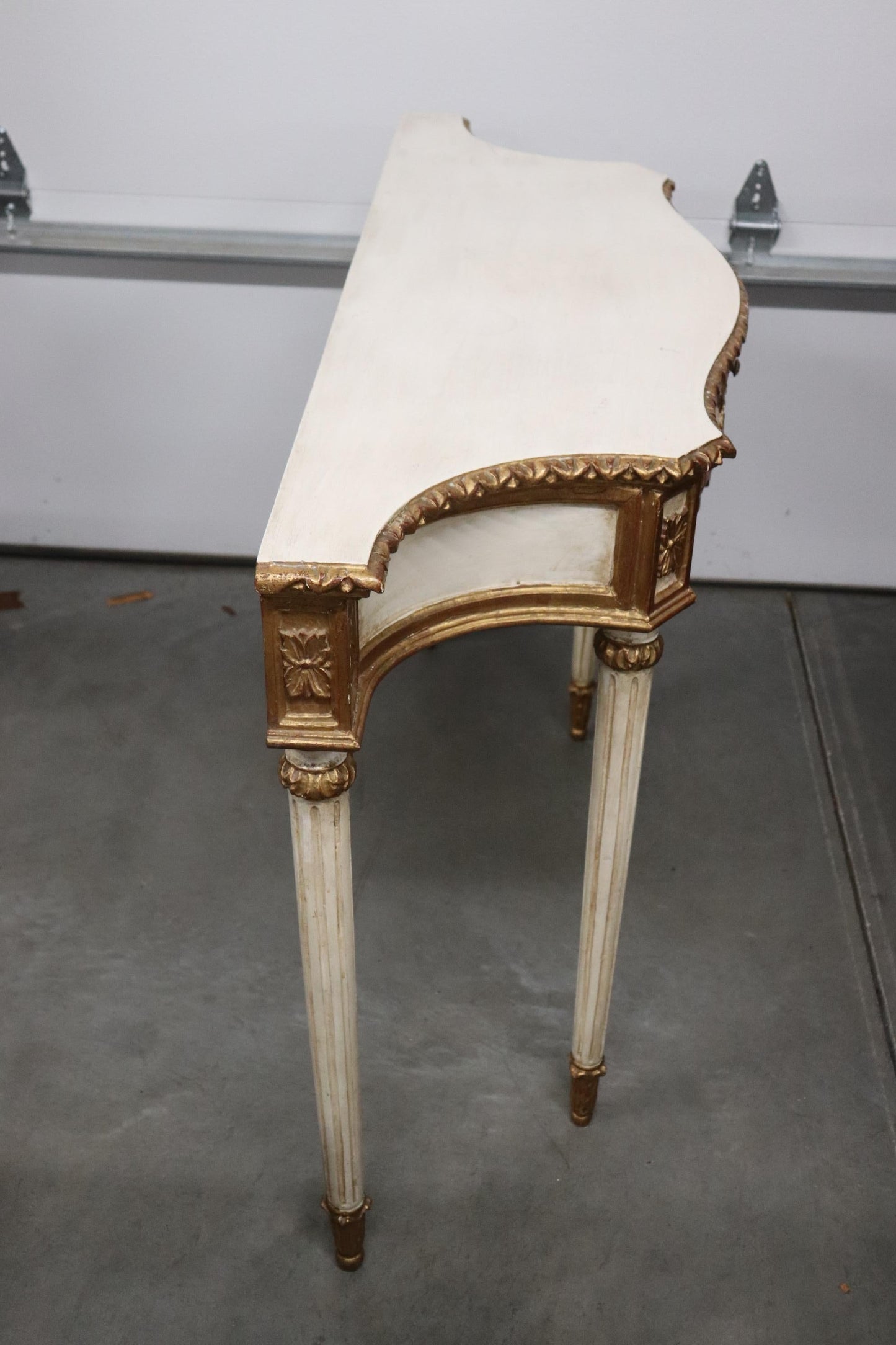 Antique White Painted and Gilded Florentine Italian Console Table, circa 1940s