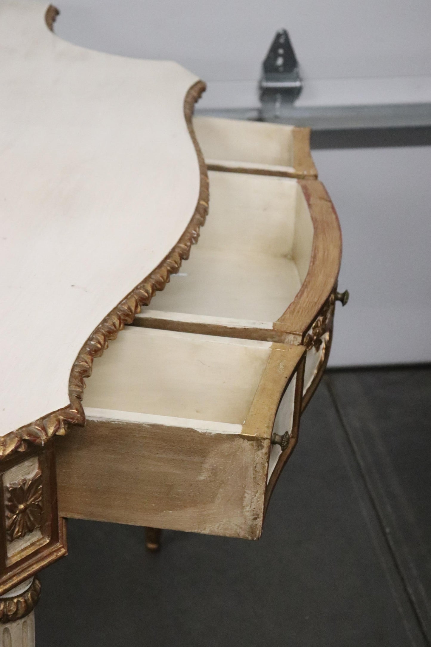 Antique White Painted and Gilded Florentine Italian Console Table, circa 1940s