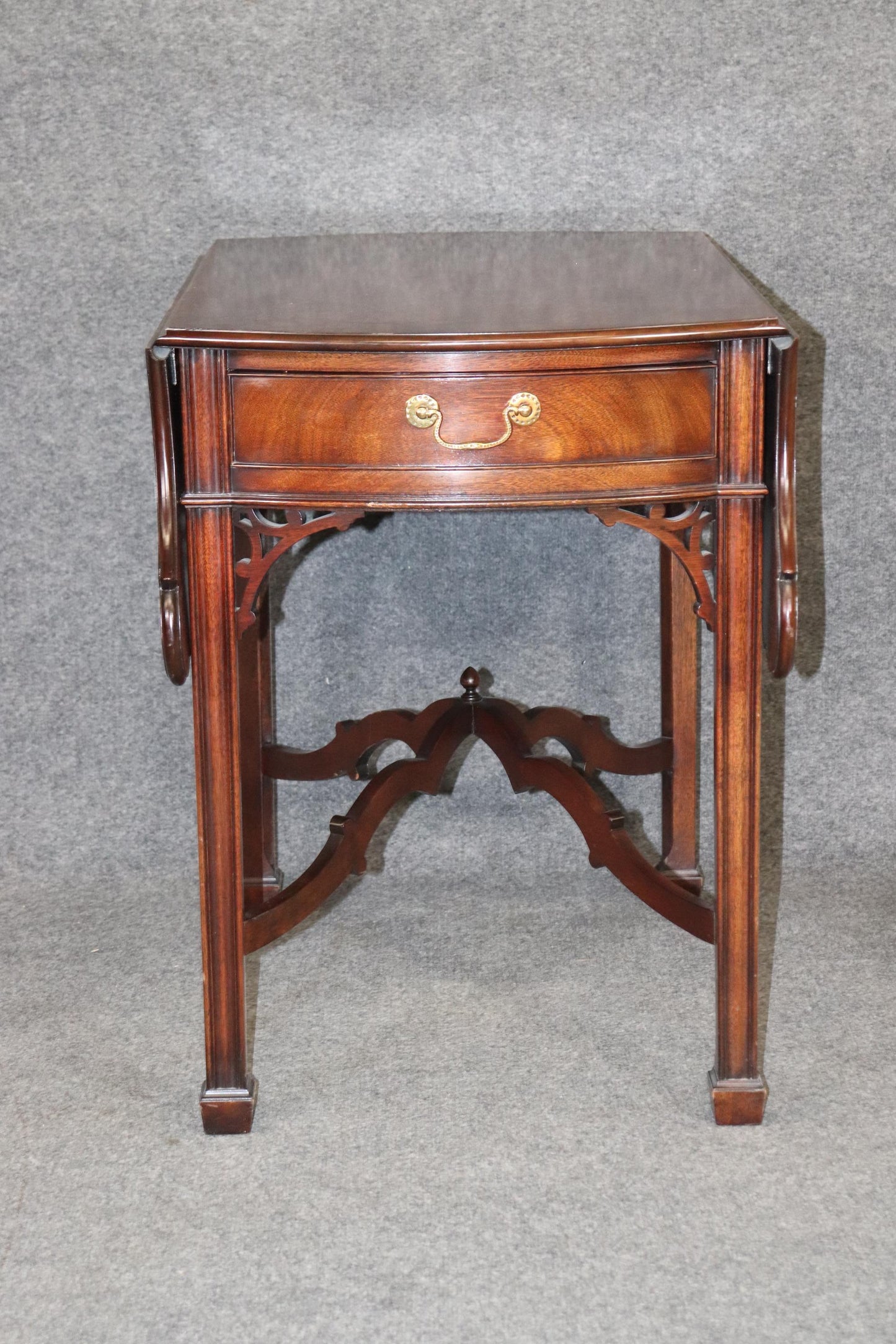 Solid Mahogany Kindel Winterthur Collection Chippendale Drop Leaf Table