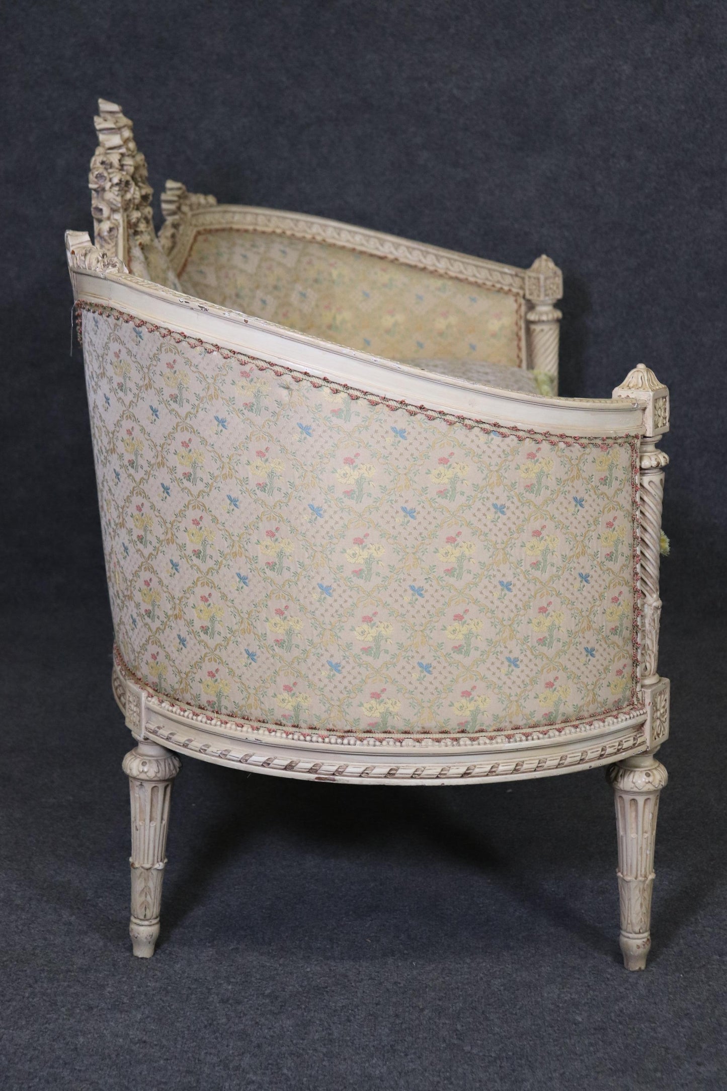 Superb Quality Painted French Louis XVI Settee with Wedgwood Plaque, circa 1900