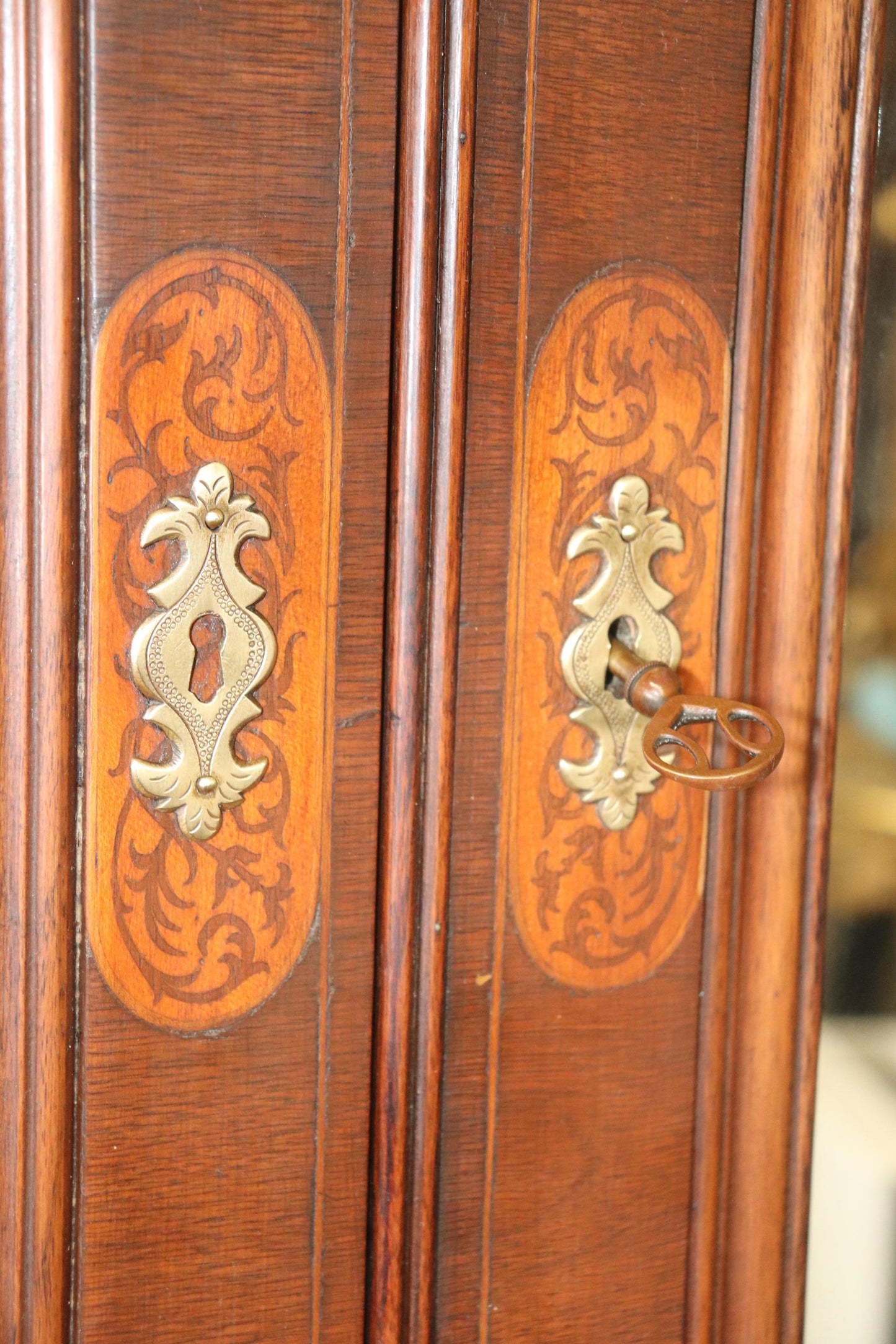 Seaweed Inlaid Walnut Mirrored Tombstone Georgian Secretary Desk Bookcase Top