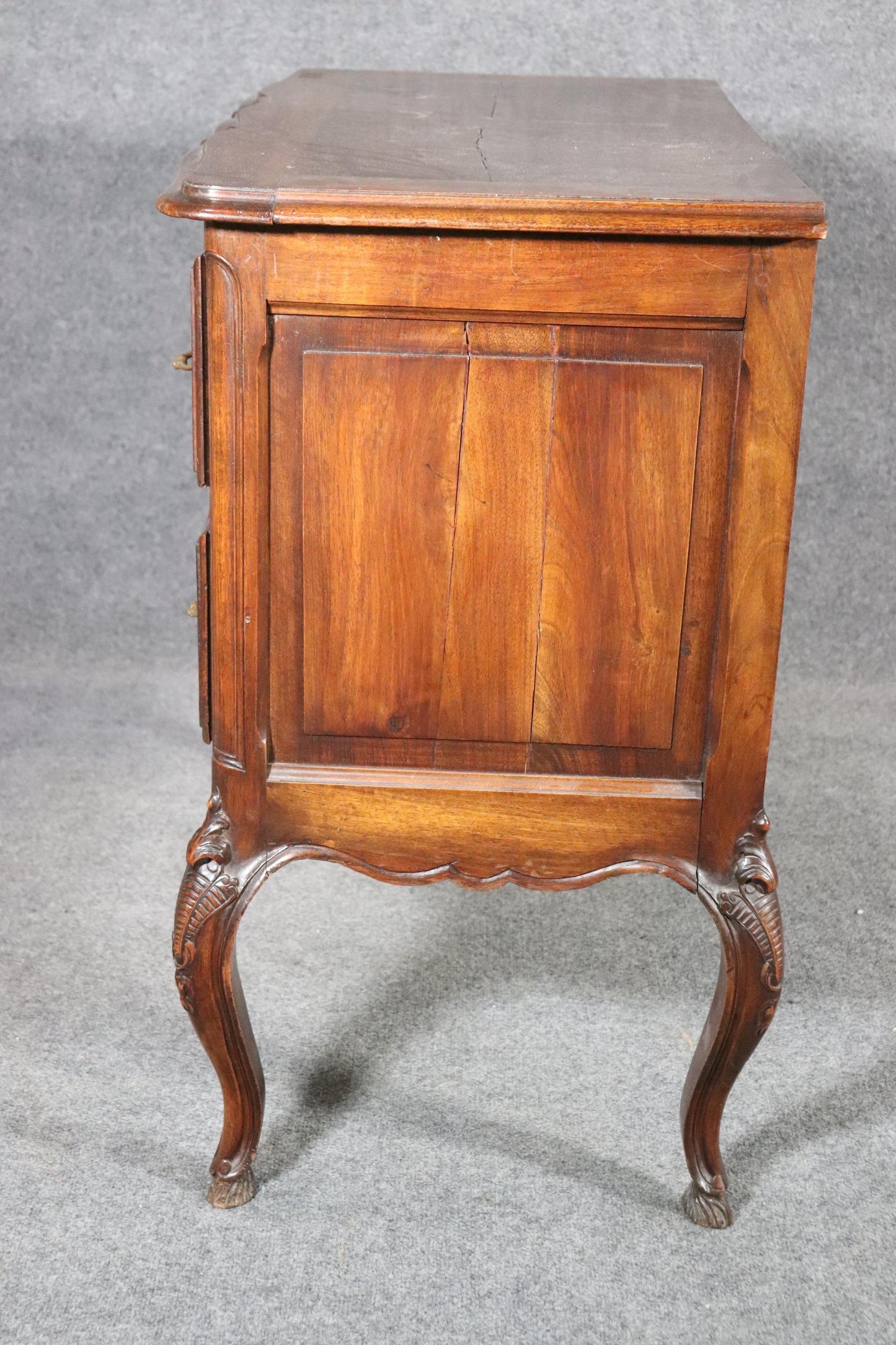 Fine Quality Handmade Carved Walnut French Louis XV Commode, circa 1920