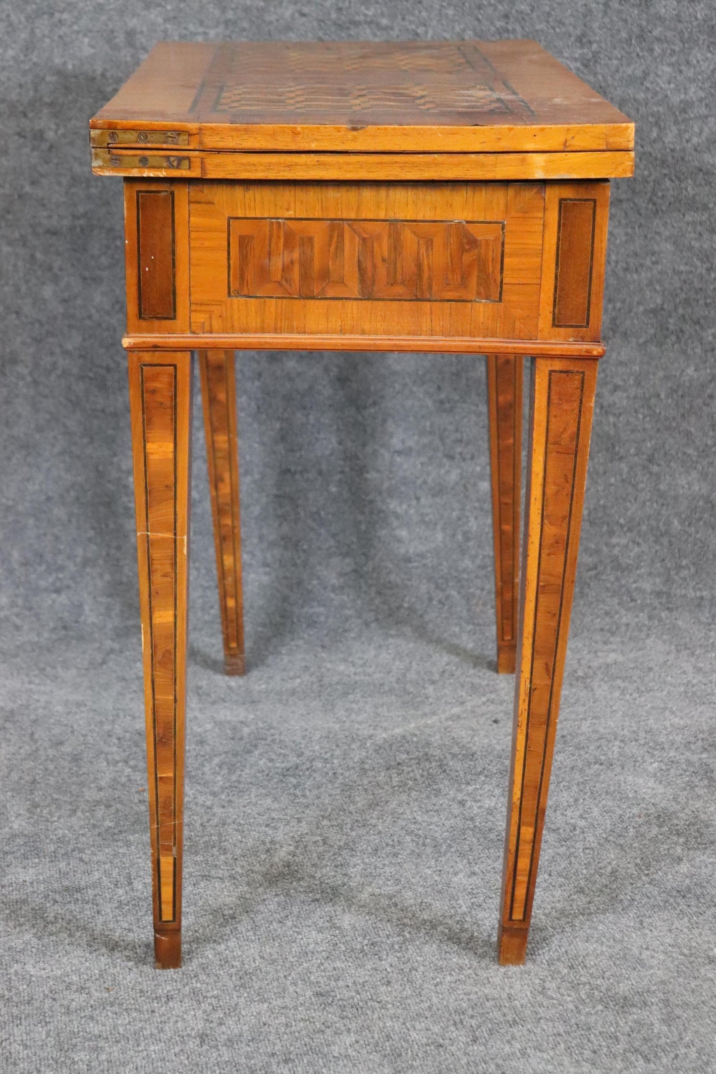 Rare Italian Inlaid 18th Century Olivewood and Rosewood Games Table Circa 1780