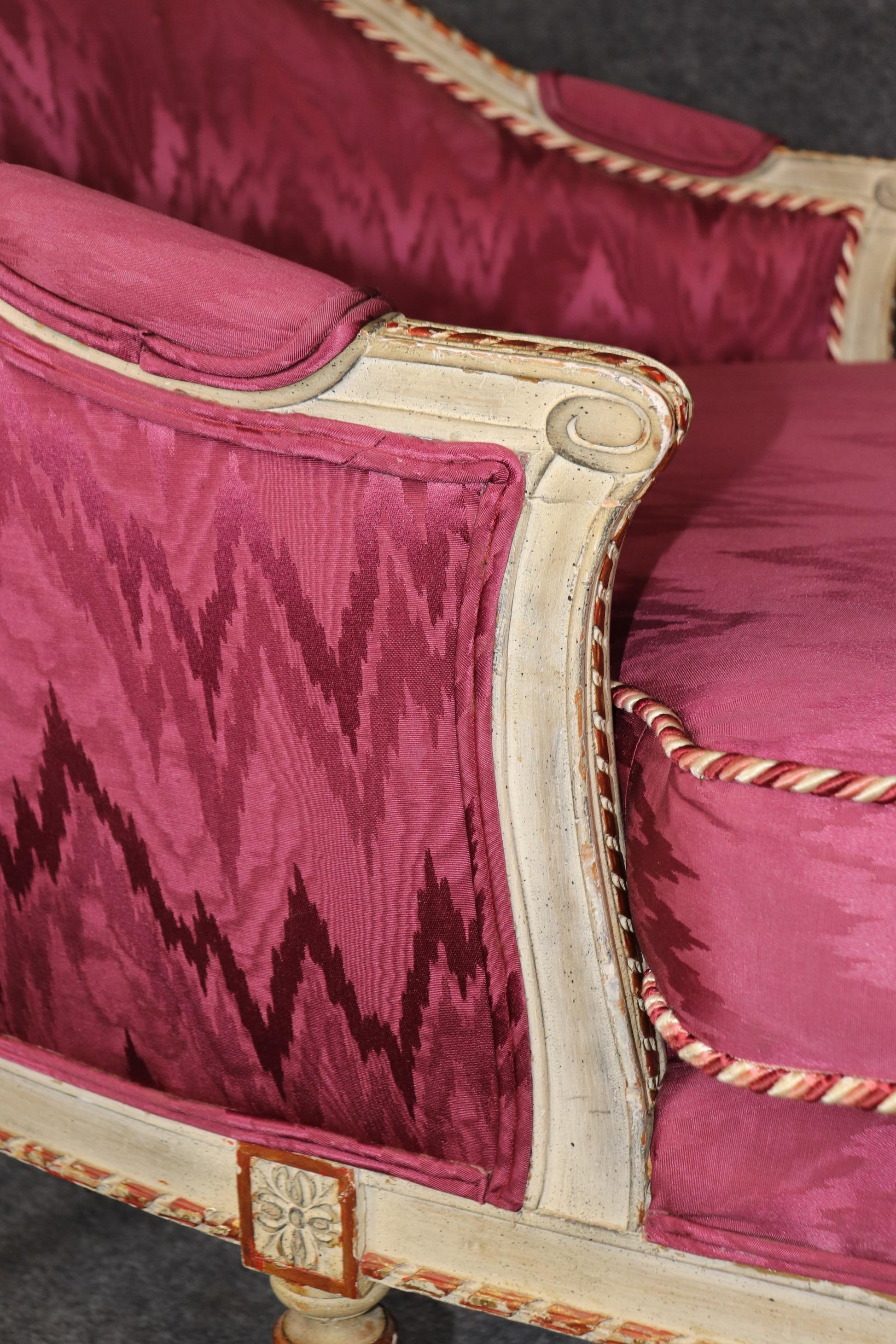 Gorgeous Paint Decorated French Louis XVI Chaise Daybed Circa 1940