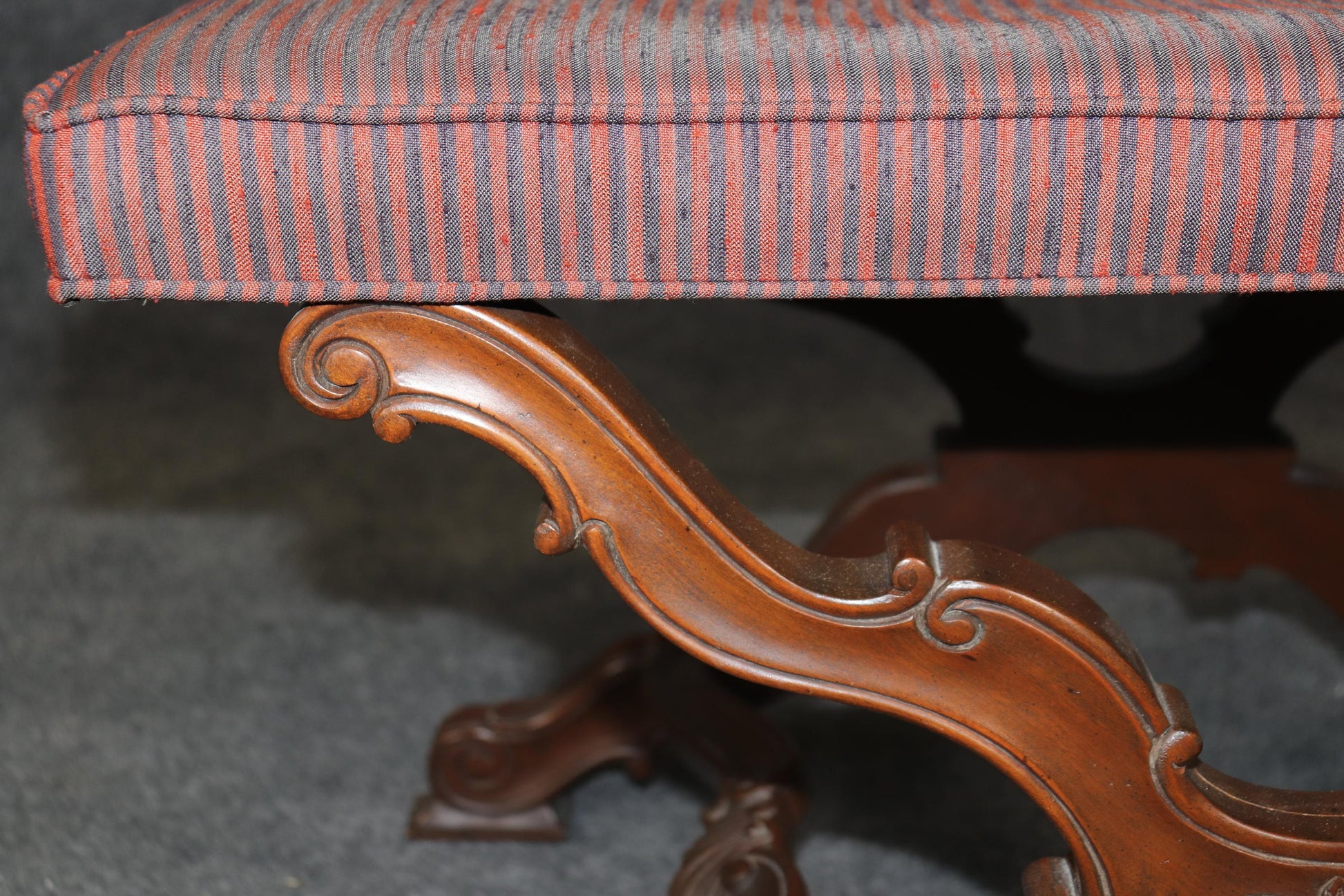 Fine Quality Baker Furniture Carved French Regency X Form Carved Walnut Bench