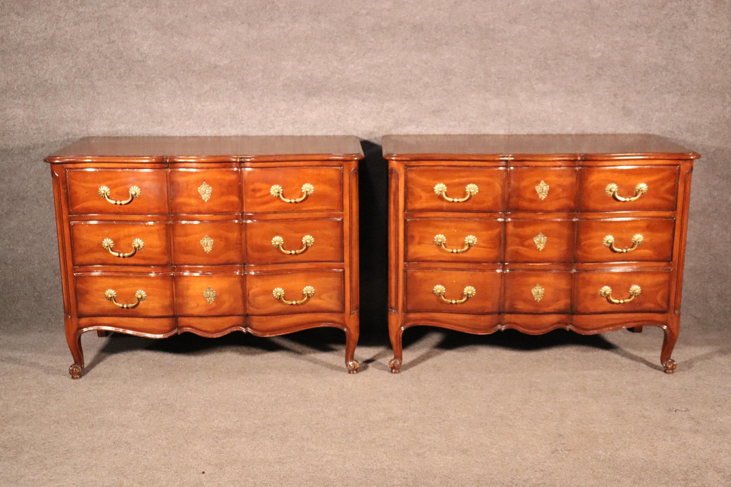 Pair High Quality Walnut French Louis XV Style Commodes Dressers, Circa 1960