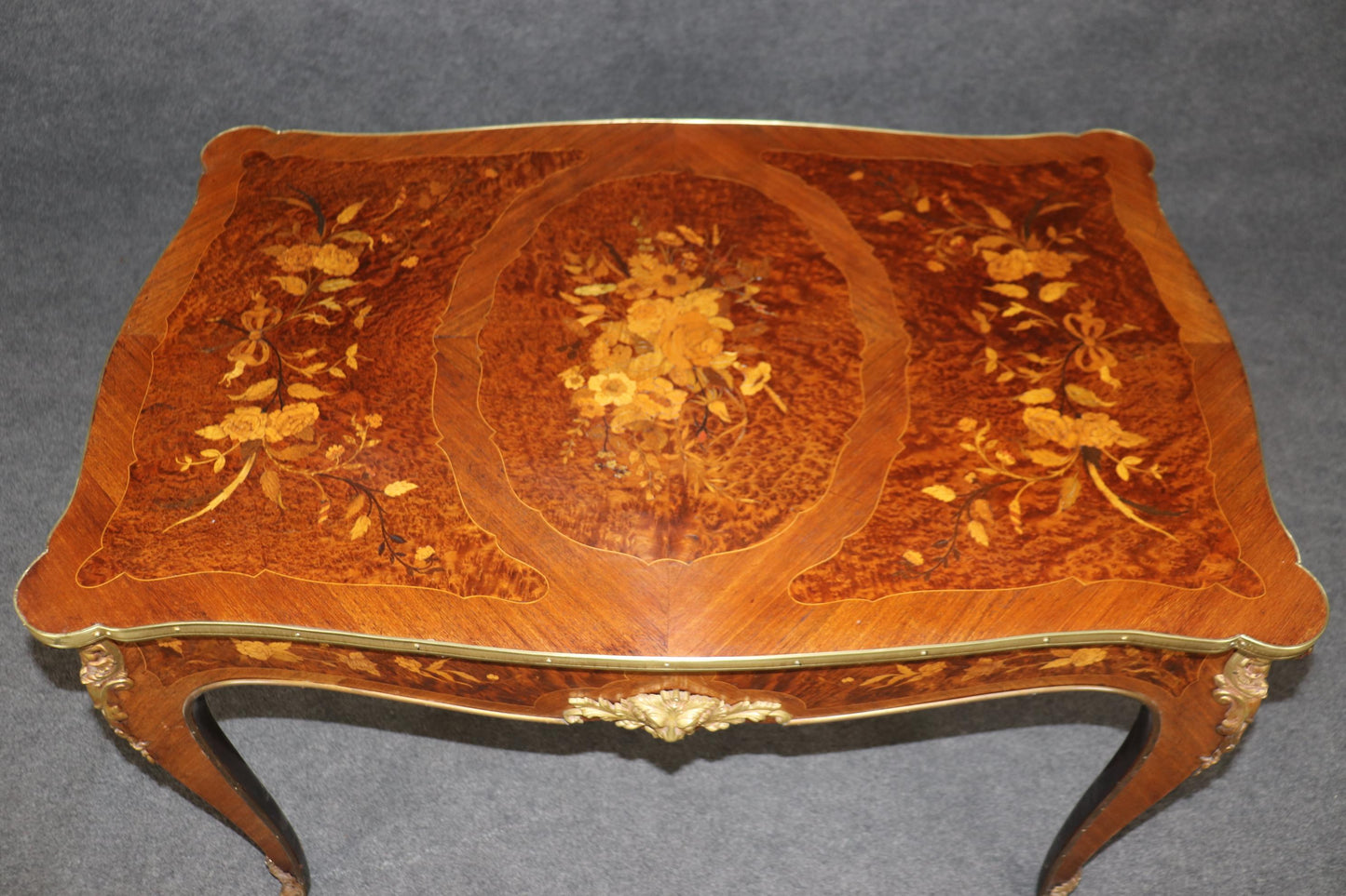 Fine Quality French Inlaid Walnut Rosewood Louis XV Bronze Mounted Center Table