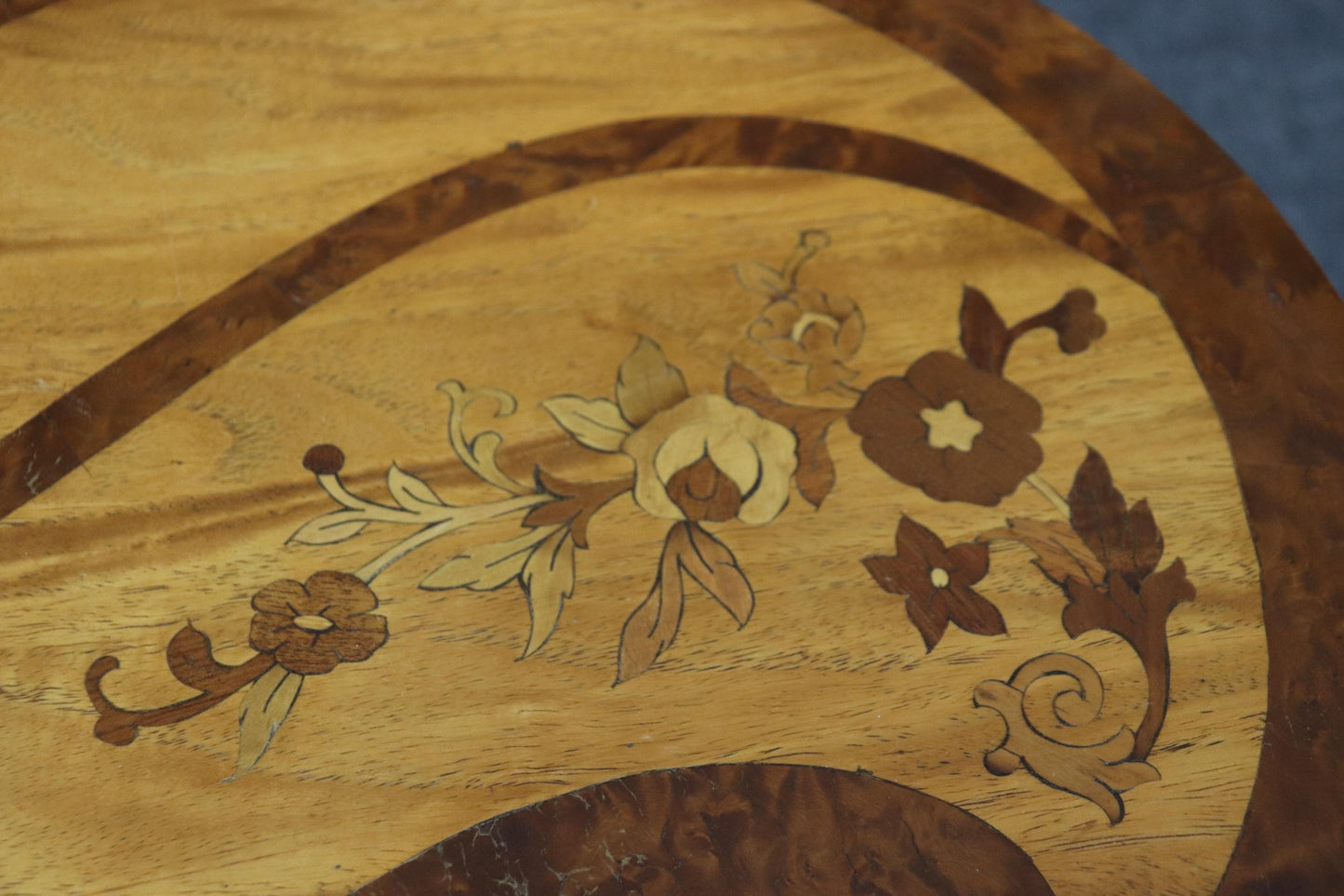 Fine Pair of French Walnut and Satinwood Carved Kidney Shapes End Tables