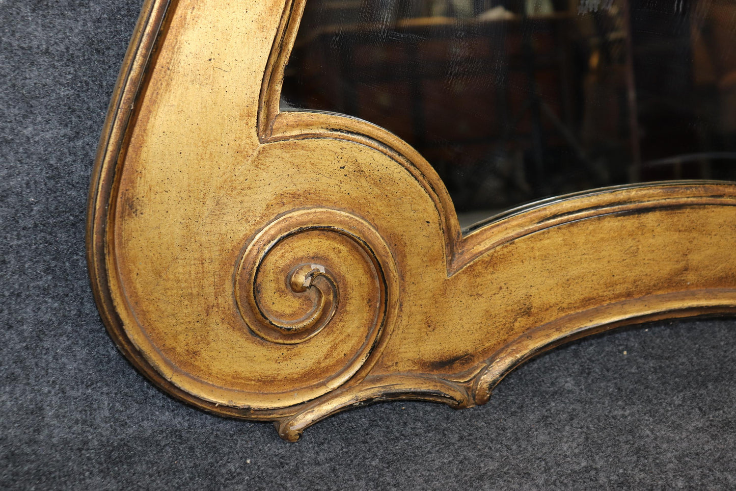 Superb Distress Gilded Gold Leaf Georgian Carved Acanthus Leaf and Shell Mirror