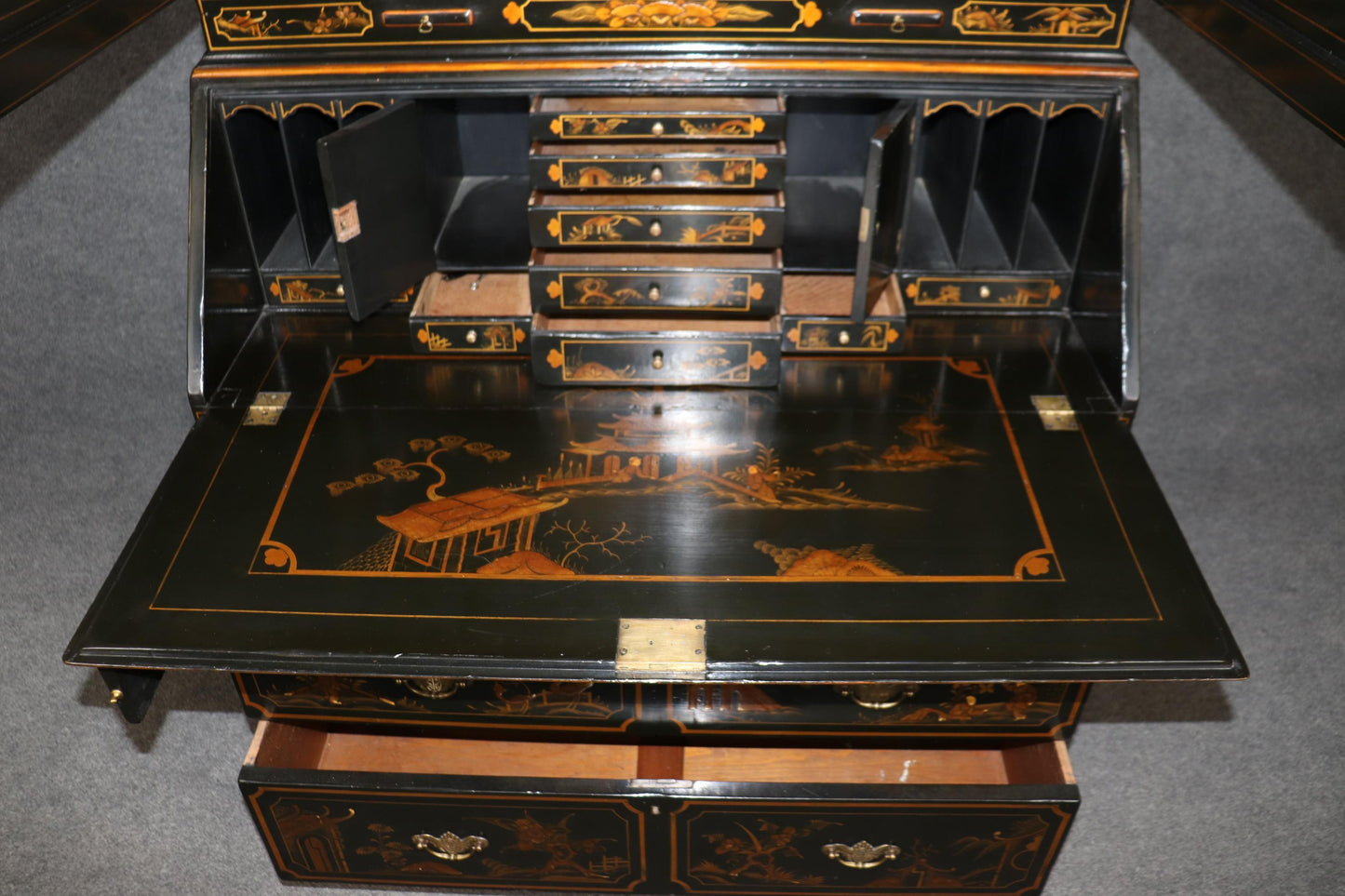 Fine early 1800s Era English Georgian Chinoiserie Paint Decorated Secretary Desk