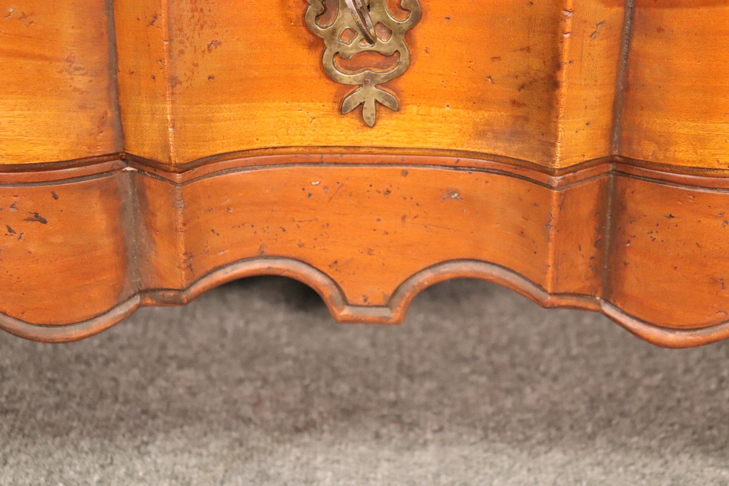 Nice Quality French Provincial Louis XV Commode Dresser