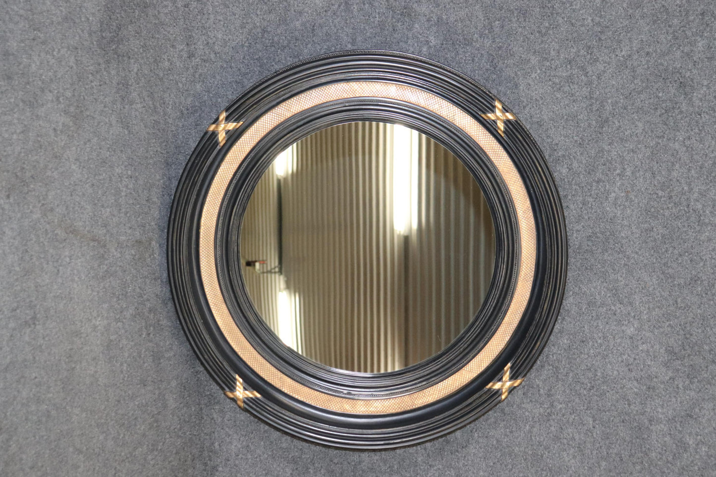 French Directoire Round Giltwood and Ebonized Wall Mirror