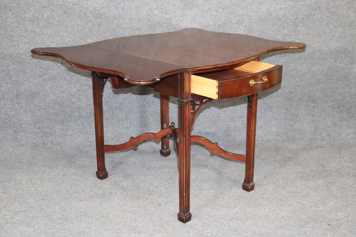 Solid Mahogany Kindel Winterthur Collection Chippendale Drop Leaf Table