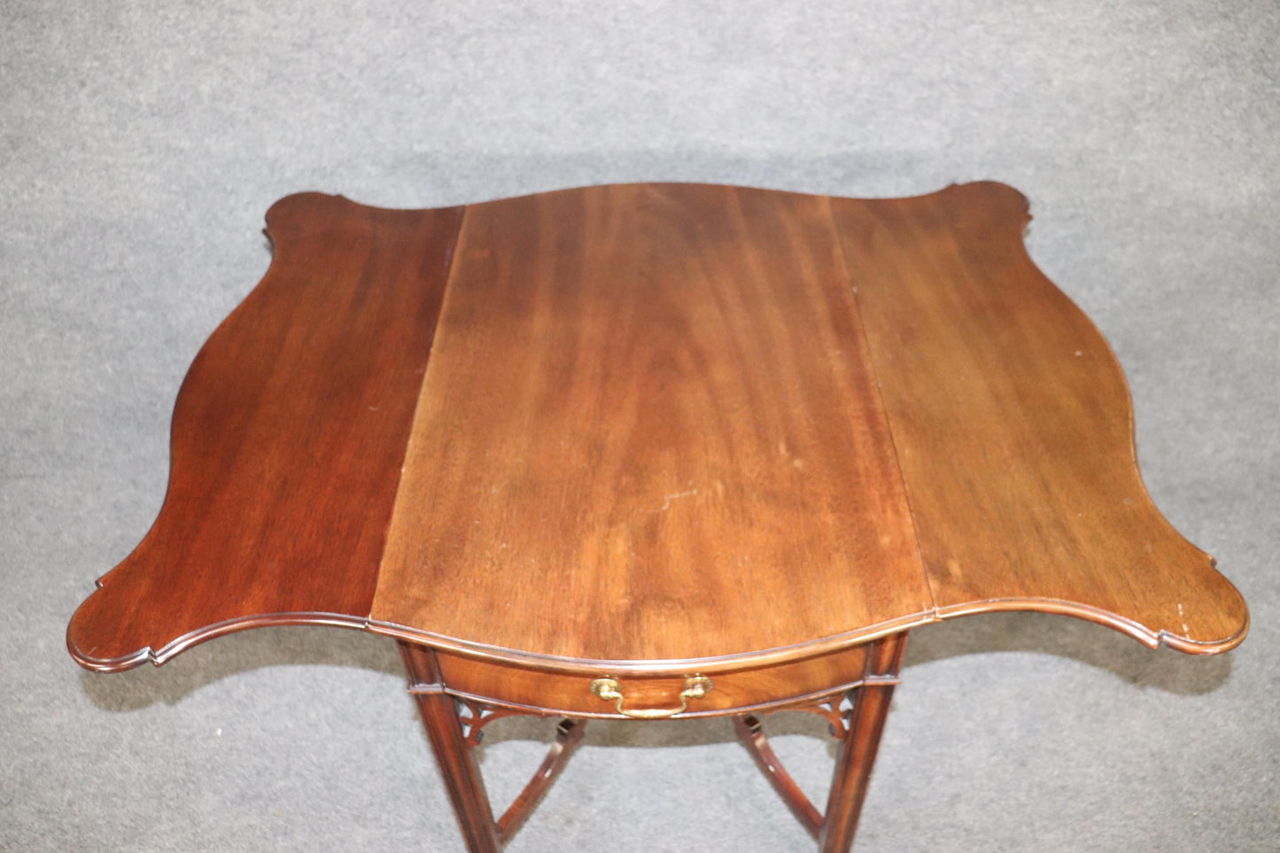 Solid Mahogany Kindel Winterthur Collection Chippendale Drop Leaf Table