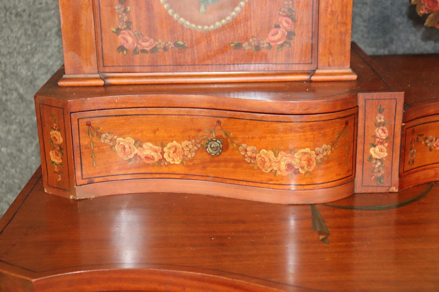 Fine Quality Gillow & Co Satinwood Paint Decorated Ladies Vanity Circa 1890s