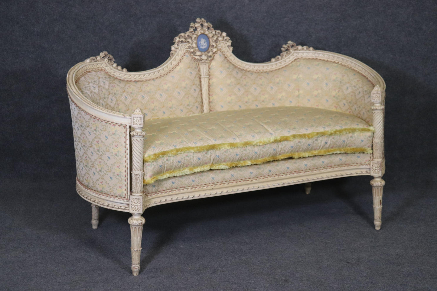 Superb Quality Painted French Louis XVI Settee with Wedgwood Plaque, circa 1900