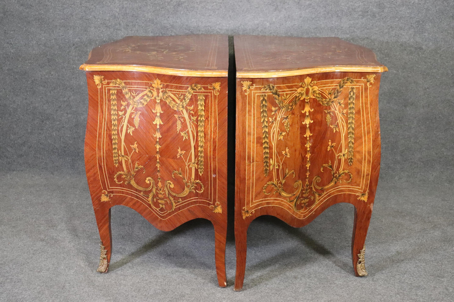 Pair Large Scale Italian Maggiolini Inlaid Bombe Louis XV Commodes