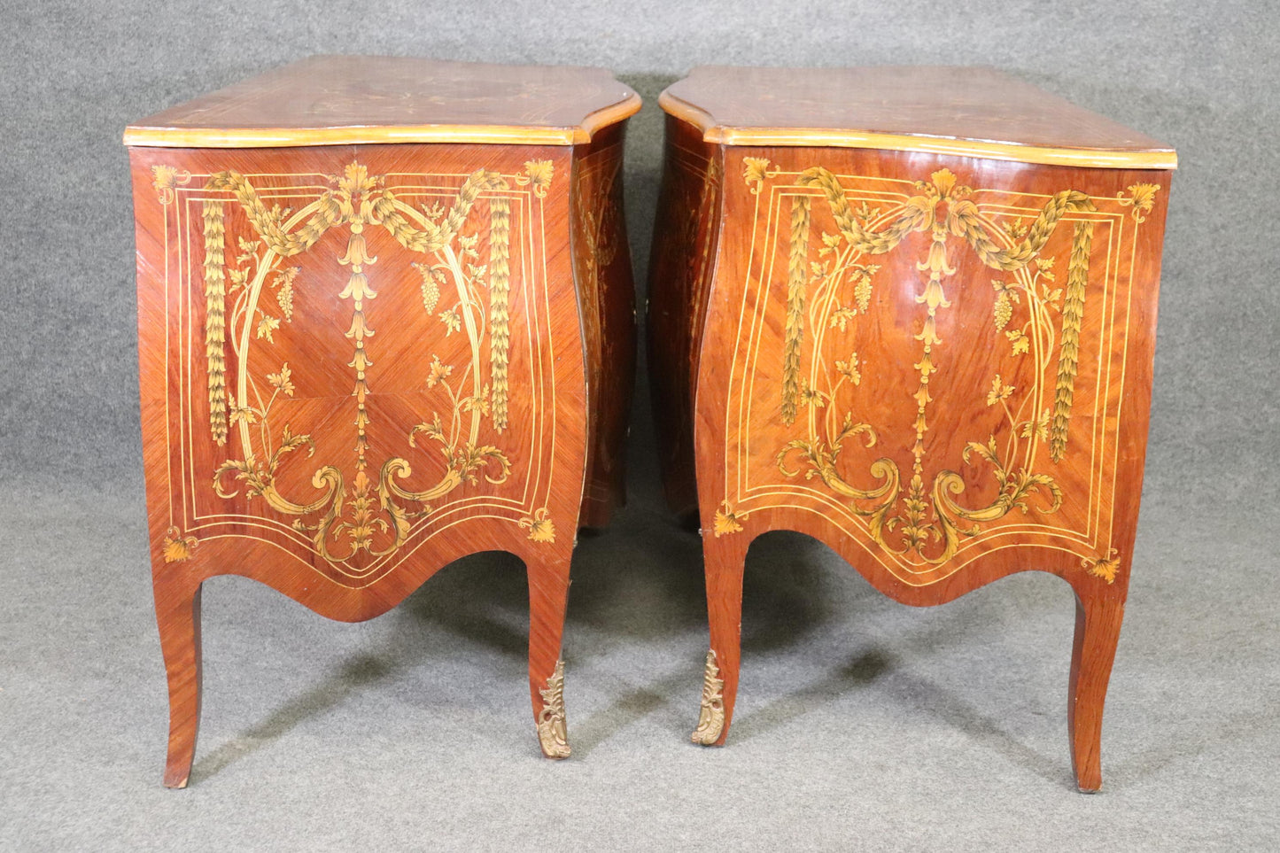 Pair Large Scale Italian Maggiolini Inlaid Bombe Louis XV Commodes