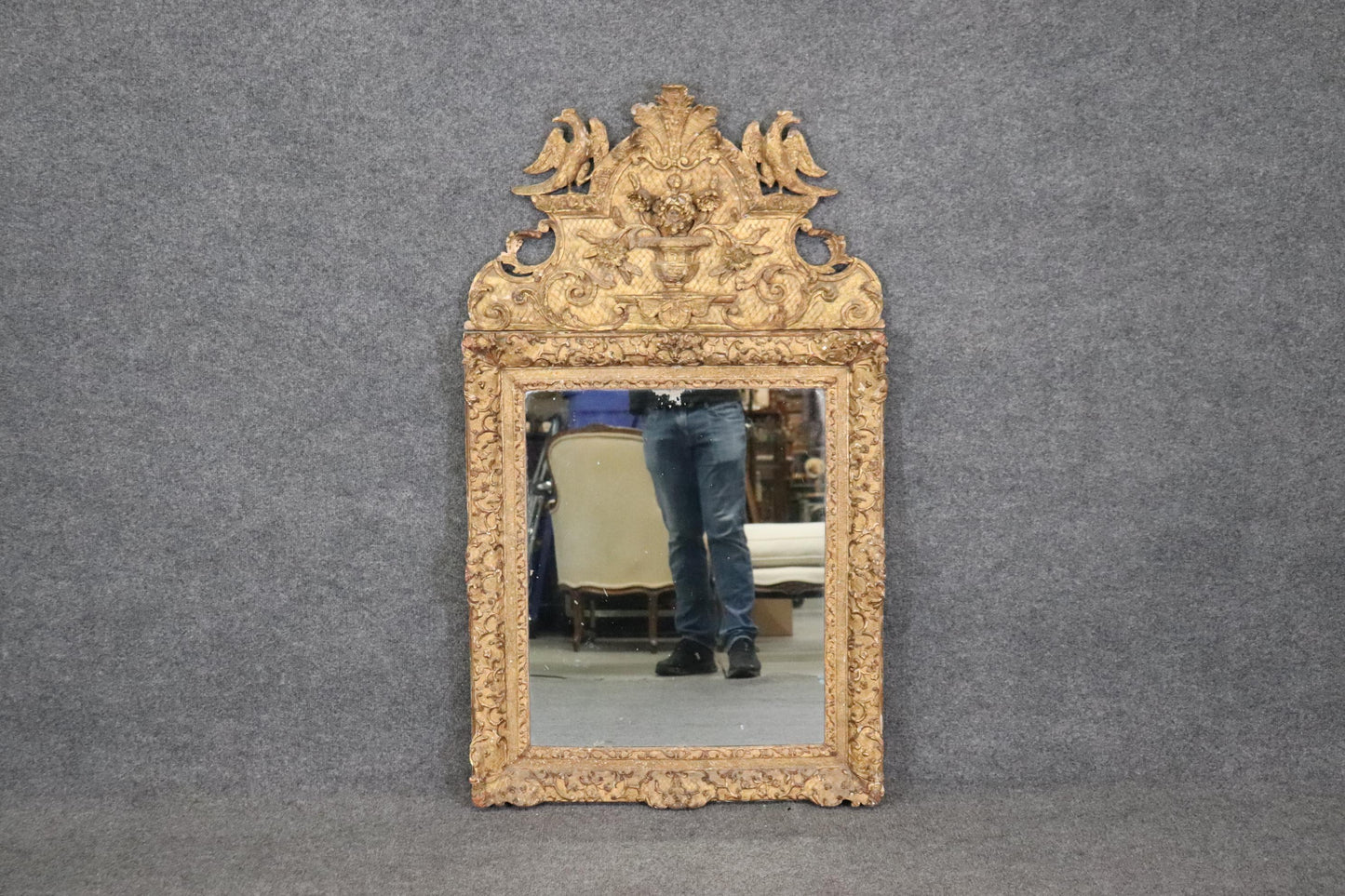 Very Rare early 18th Century Period French Louis XIV Giltwood Mirror with Birds