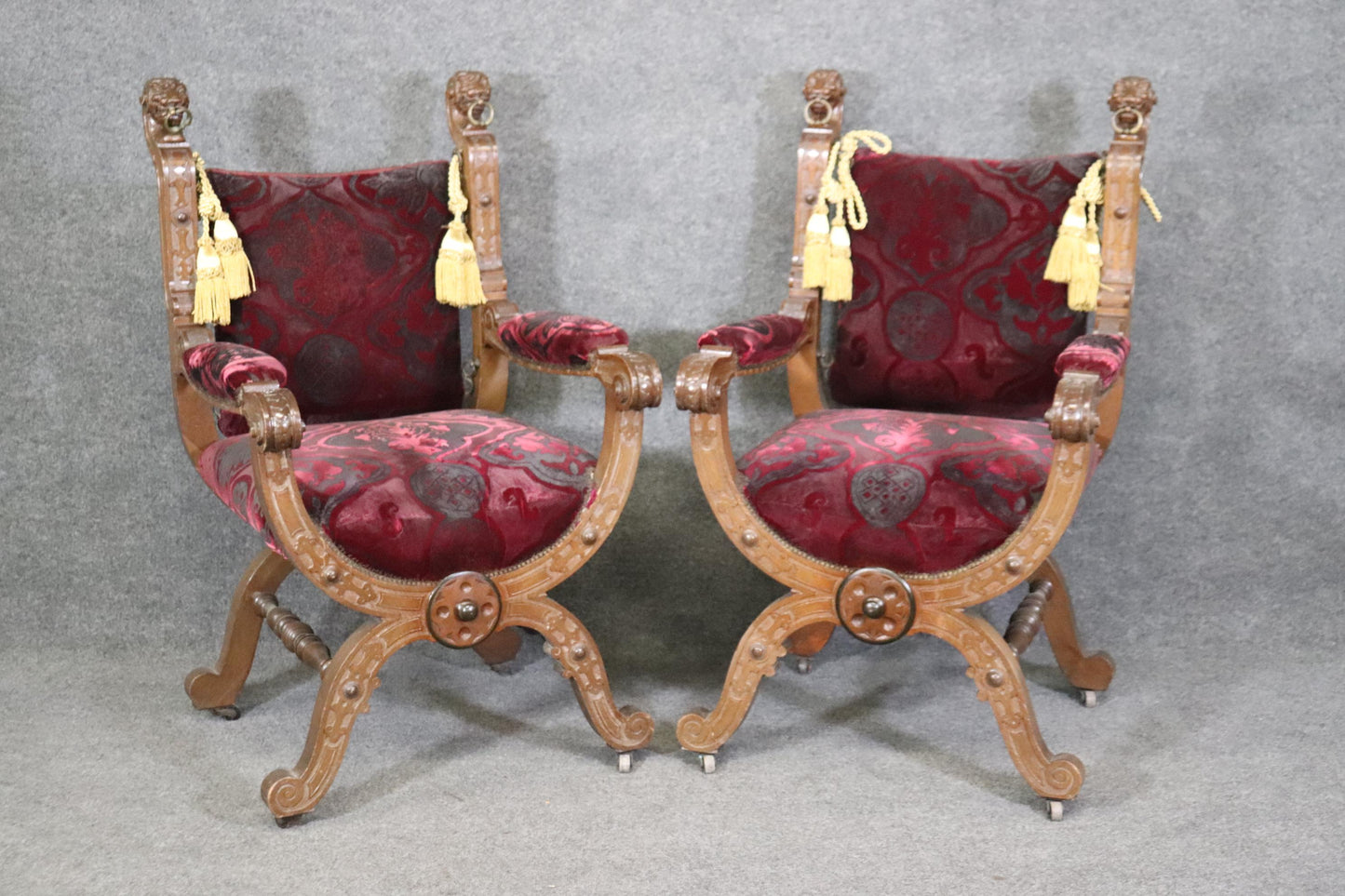 Fine Pair Carved Walnut Italian Made Lion Head Savonarolla Chairs