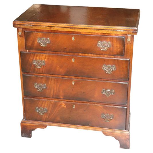 Fine Quality English Mahogany Georgian Style Bachelors Chest Nightstand