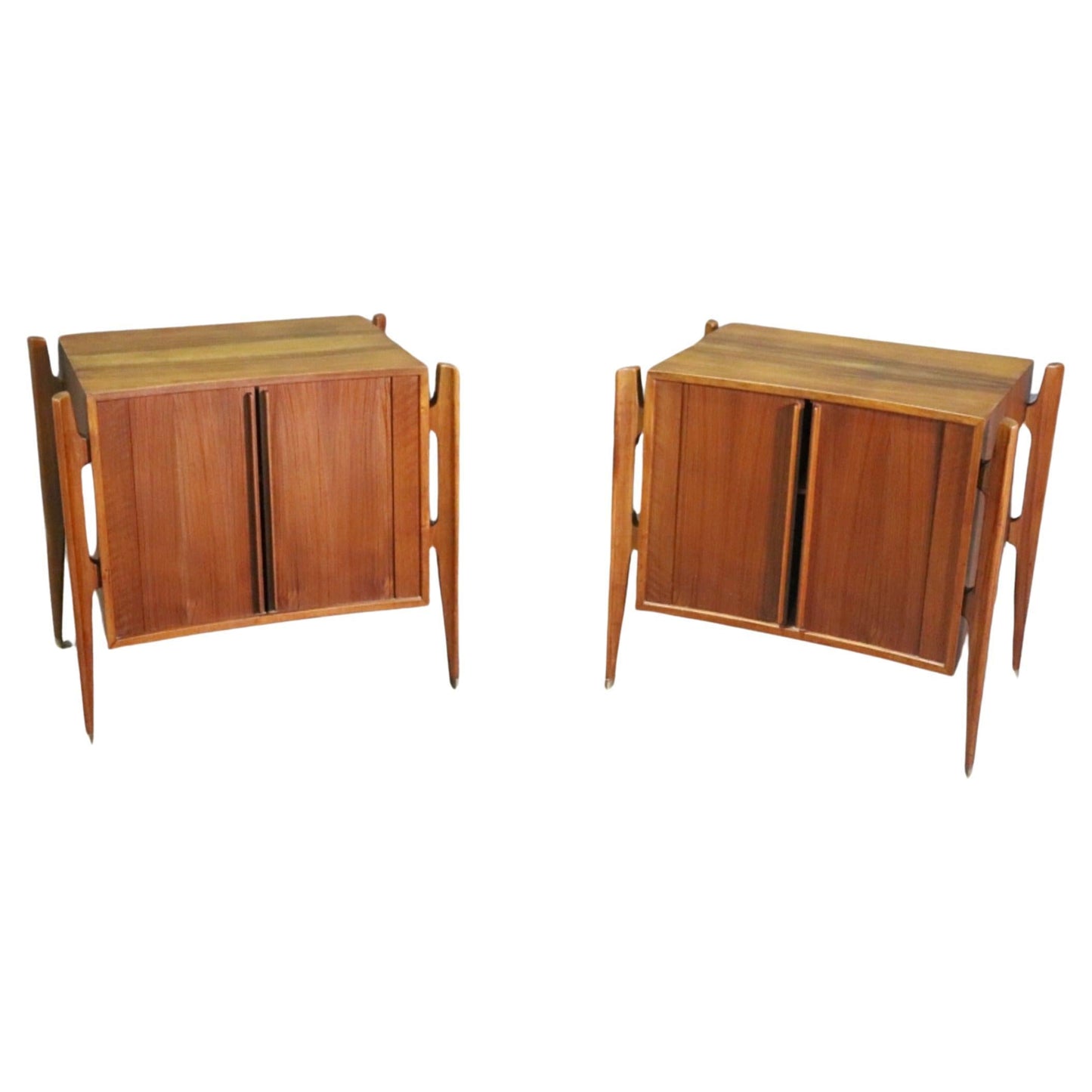 Rare Pair of Wlliam Hinn Figured Walnut Mid Century Modern Nightstands