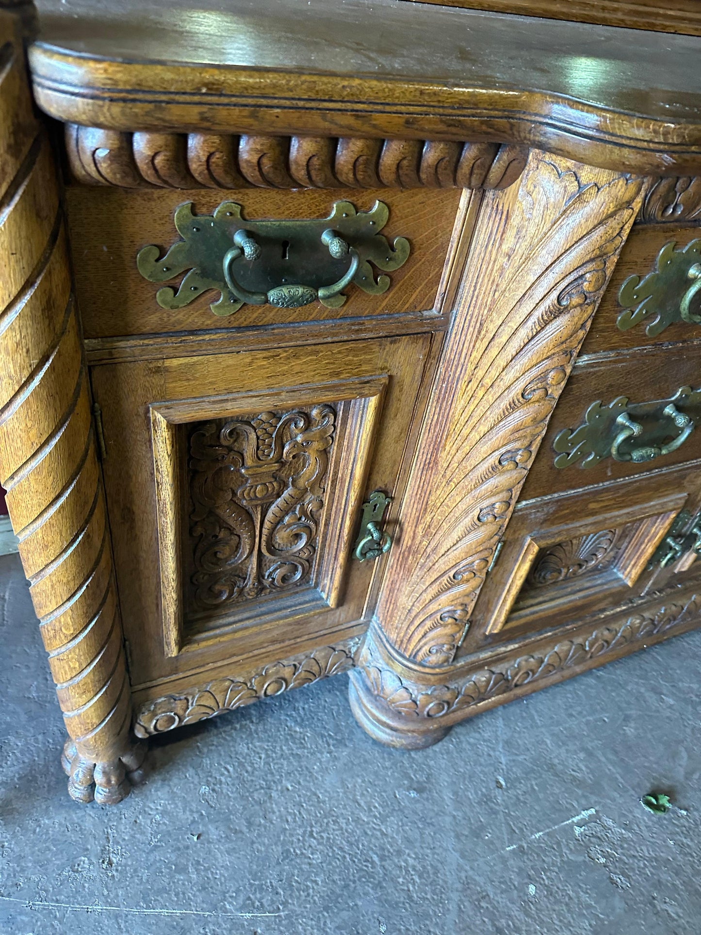 Rare Figural Quarter Sawn Tiger Oak Victorian Breakfront Backbar Sideboard