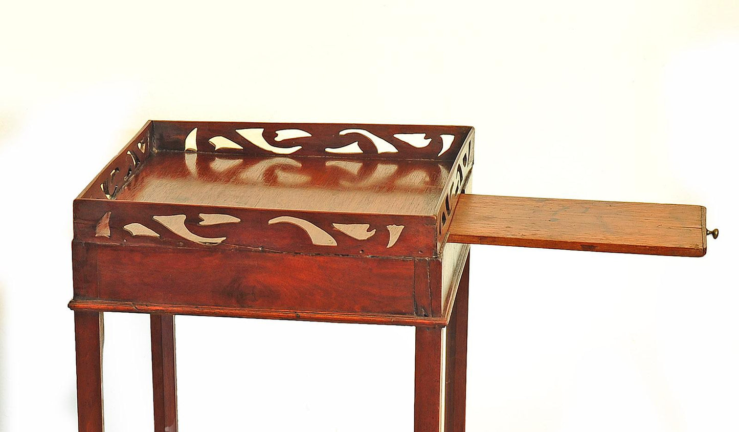 18th Century Antique English Chippendale Mahogany Urn Candle Stand Table